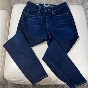 Levi Curvy Skinny Jean